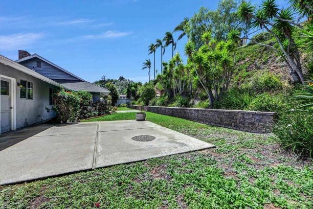 3495 Ridgecrest Dr., Carlsbad, CA 92008