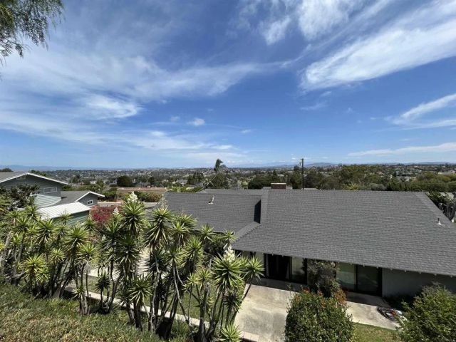 3495 Ridgecrest Dr., Carlsbad, CA 92008