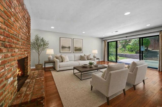 3495 Ridgecrest Dr., Carlsbad, CA 92008