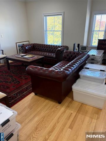 5 E Tenakill Park 303, Cresskill, NJ 07626