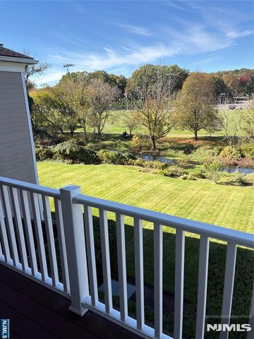 5 E Tenakill Park 303, Cresskill, NJ 07626