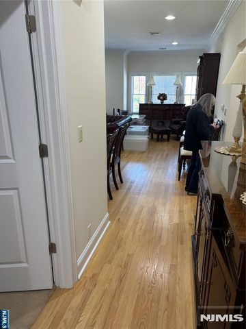 5 E Tenakill Park 303, Cresskill, NJ 07626