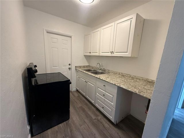3033 2nd ST 3, Fort Myers, FL 33916