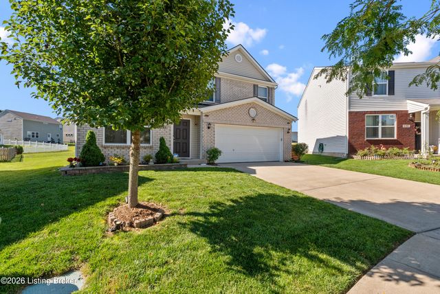 6783 Brittany Oak Dr, Louisville, KY 40229