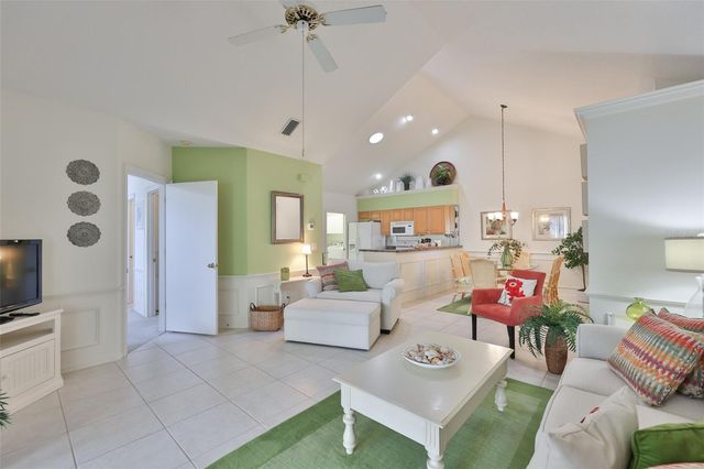 1115 GOLFVIEW WOODS DRIVE, Sun City Center, FL 33573
