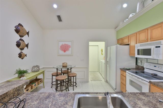 1115 GOLFVIEW WOODS DRIVE, Sun City Center, FL 33573