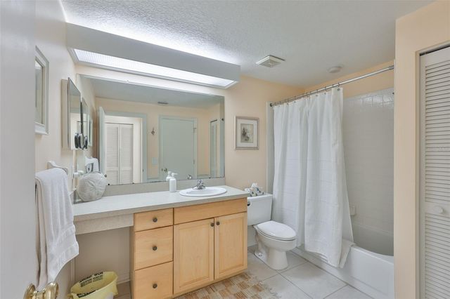 1115 GOLFVIEW WOODS DRIVE, Sun City Center, FL 33573