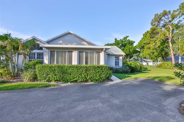1115 GOLFVIEW WOODS DRIVE, Sun City Center, FL 33573