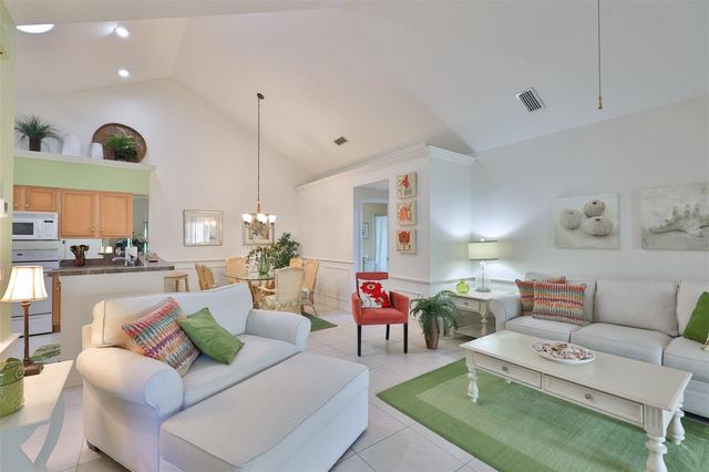 1115 GOLFVIEW WOODS DRIVE, Sun City Center, FL 33573