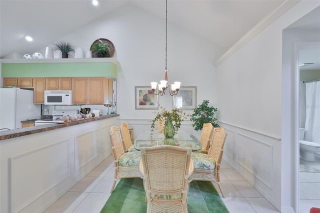 1115 GOLFVIEW WOODS DRIVE, Sun City Center, FL 33573