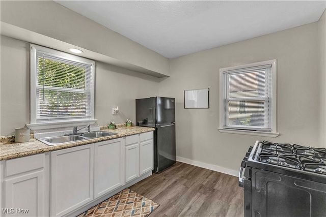 944 Walnut Street, Elyria, OH 44035