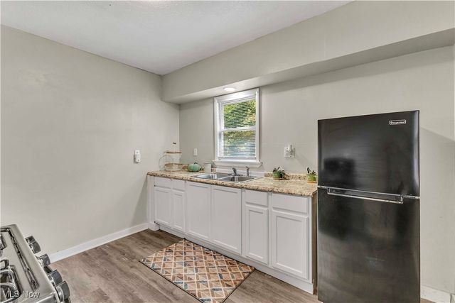 944 Walnut Street, Elyria, OH 44035