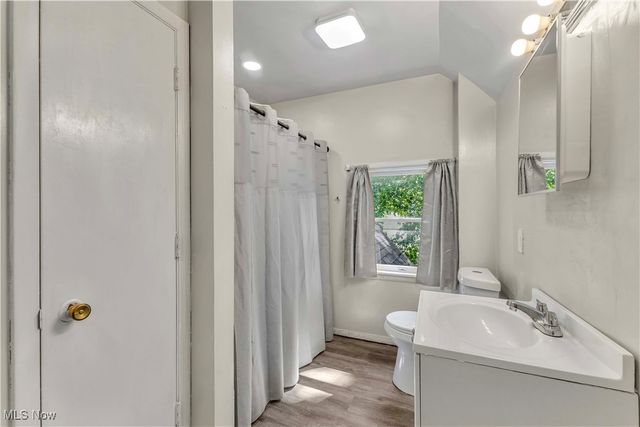 944 Walnut Street, Elyria, OH 44035