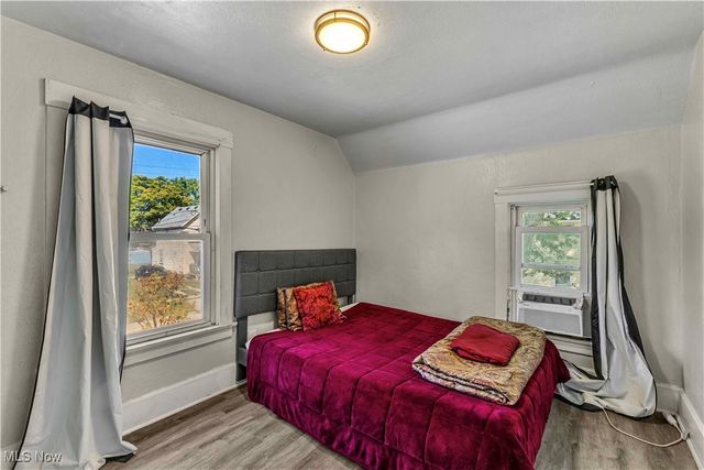 944 Walnut Street, Elyria, OH 44035