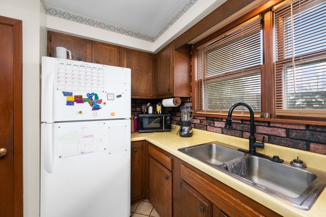 3604 32nd Avenue, Moline, IL 61265