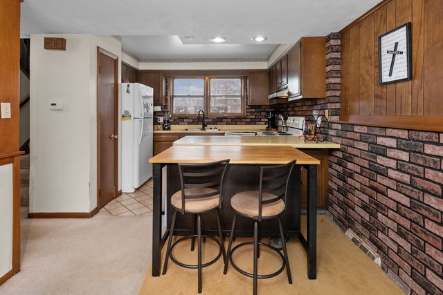 3604 32nd Avenue, Moline, IL 61265