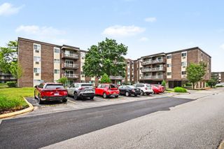 1311 S Finley Road 317, Lombard, IL 60148