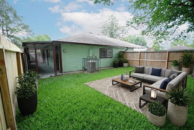 11005 Tobasa Court, Houston, TX 77086
