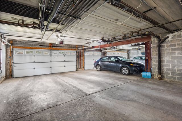 6248 S Gullikson Road 2E, Chicago, IL 60638