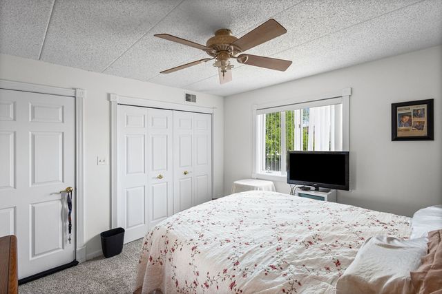 6248 S Gullikson Road 2E, Chicago, IL 60638