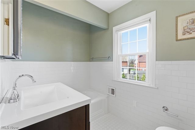 2552 Channing Road, University Heights, OH 44118