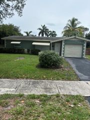 2102 SW 13th Court, Delray Beach, FL 33445