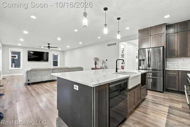 46059 Edgewater Drive, Chesterfield, MI 48047
