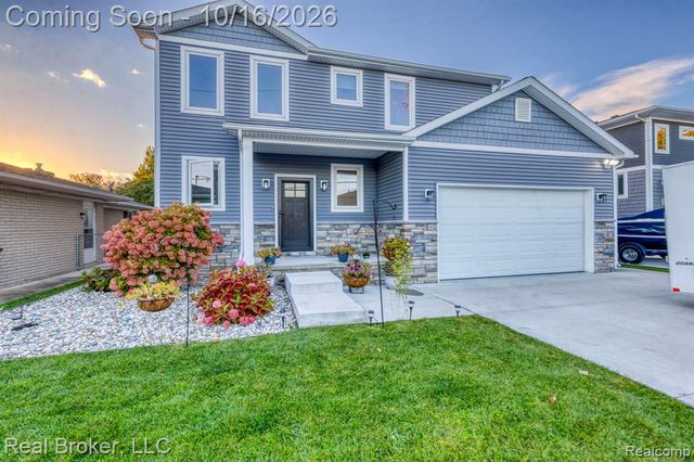 46059 Edgewater Drive, Chesterfield, MI 48047