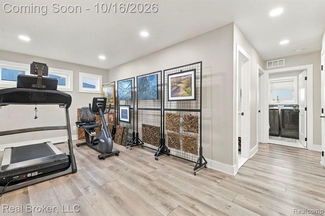 46059 Edgewater Drive, Chesterfield, MI 48047