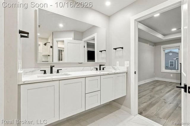 46059 Edgewater Drive, Chesterfield, MI 48047