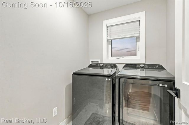 46059 Edgewater Drive, Chesterfield, MI 48047