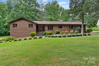 8425 Denbur Drive, Charlotte, NC 28215