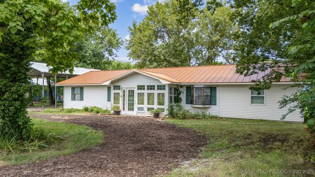 205 E Layton Street, Chelsea, OK 74016