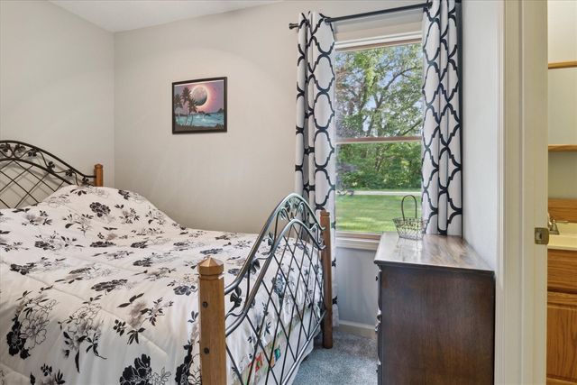 33944 Redfield St, Niles, MI 49120