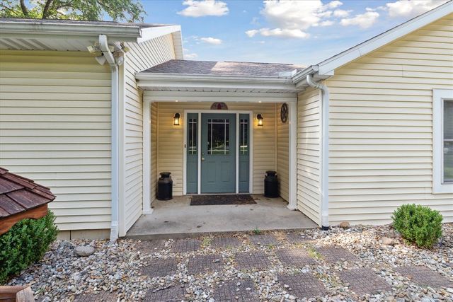 33944 Redfield St, Niles, MI 49120