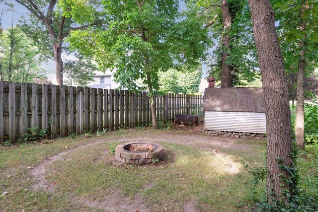 33944 Redfield St, Niles, MI 49120