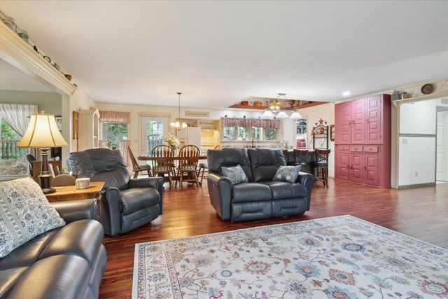 33944 Redfield St, Niles, MI 49120