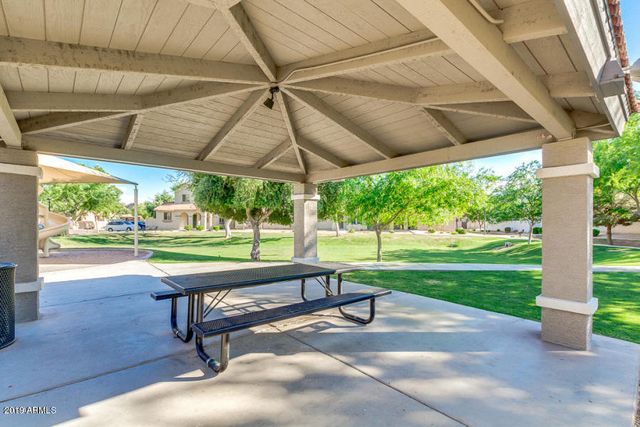 1977 E EMILY Lane, Gilbert, AZ 85295