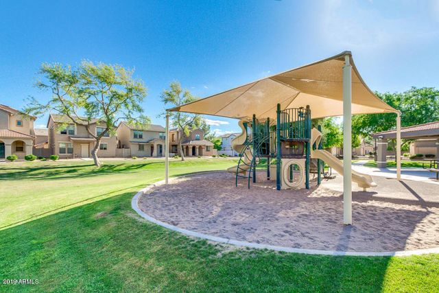 1977 E EMILY Lane, Gilbert, AZ 85295