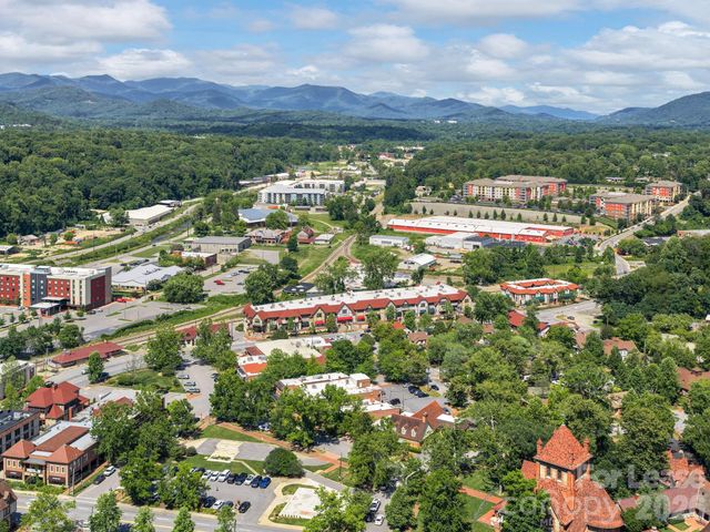 3 Kitchin Place, Asheville, NC 28803