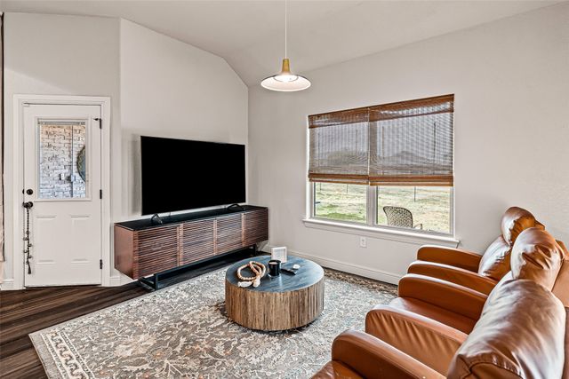 1306 E Apache Trail, Granbury, TX 76048