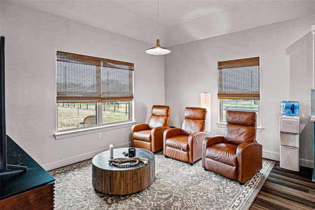 1306 E Apache Trail, Granbury, TX 76048