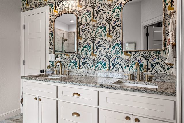 1306 E Apache Trail, Granbury, TX 76048