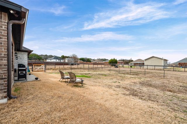 1306 E Apache Trail, Granbury, TX 76048