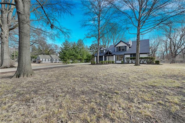 9515 Lee Boulevard, Leawood, KS 66206