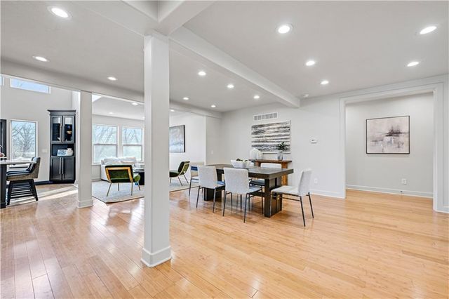 9515 Lee Boulevard, Leawood, KS 66206