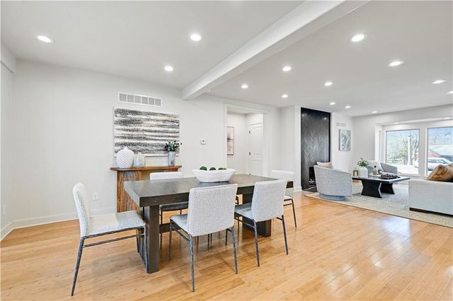 9515 Lee Boulevard, Leawood, KS 66206