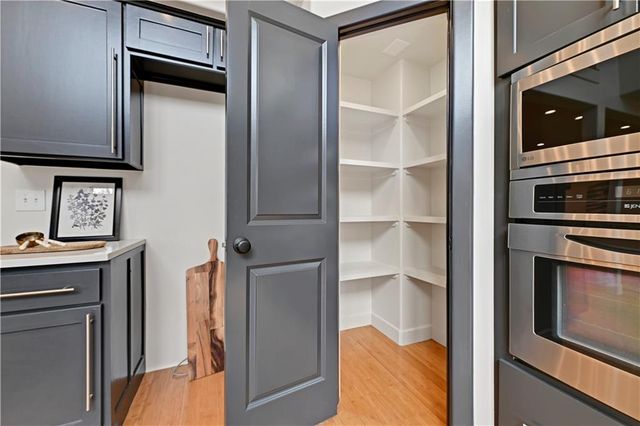 9515 Lee Boulevard, Leawood, KS 66206