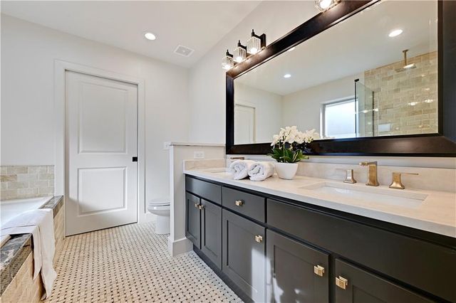 9515 Lee Boulevard, Leawood, KS 66206