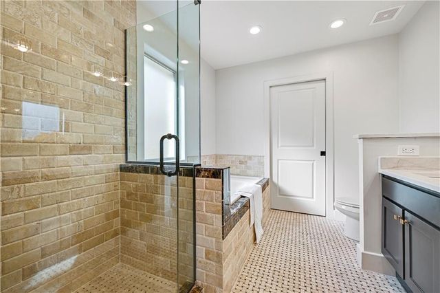 9515 Lee Boulevard, Leawood, KS 66206